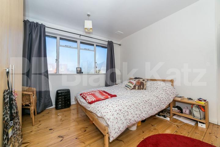 fantastically located one bedroom apartment with access to a communal garden Crescent Road, Crouch End